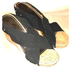 Steve Madden Black Wedge Heels 👠